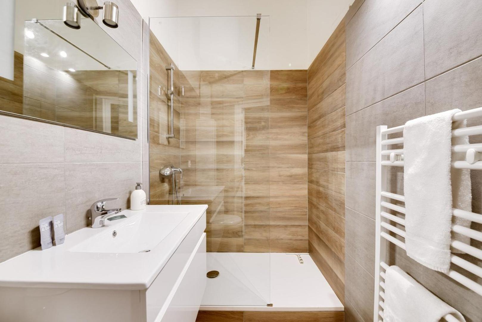 Guestready - Magnificent Duplex Canut Hypercentre Lyon Exteriör bild